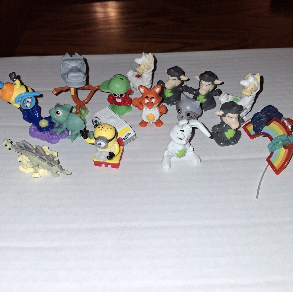 Lot of 12+ Kinder Egg Toys – Disney, Jurassic Park, Minions & More